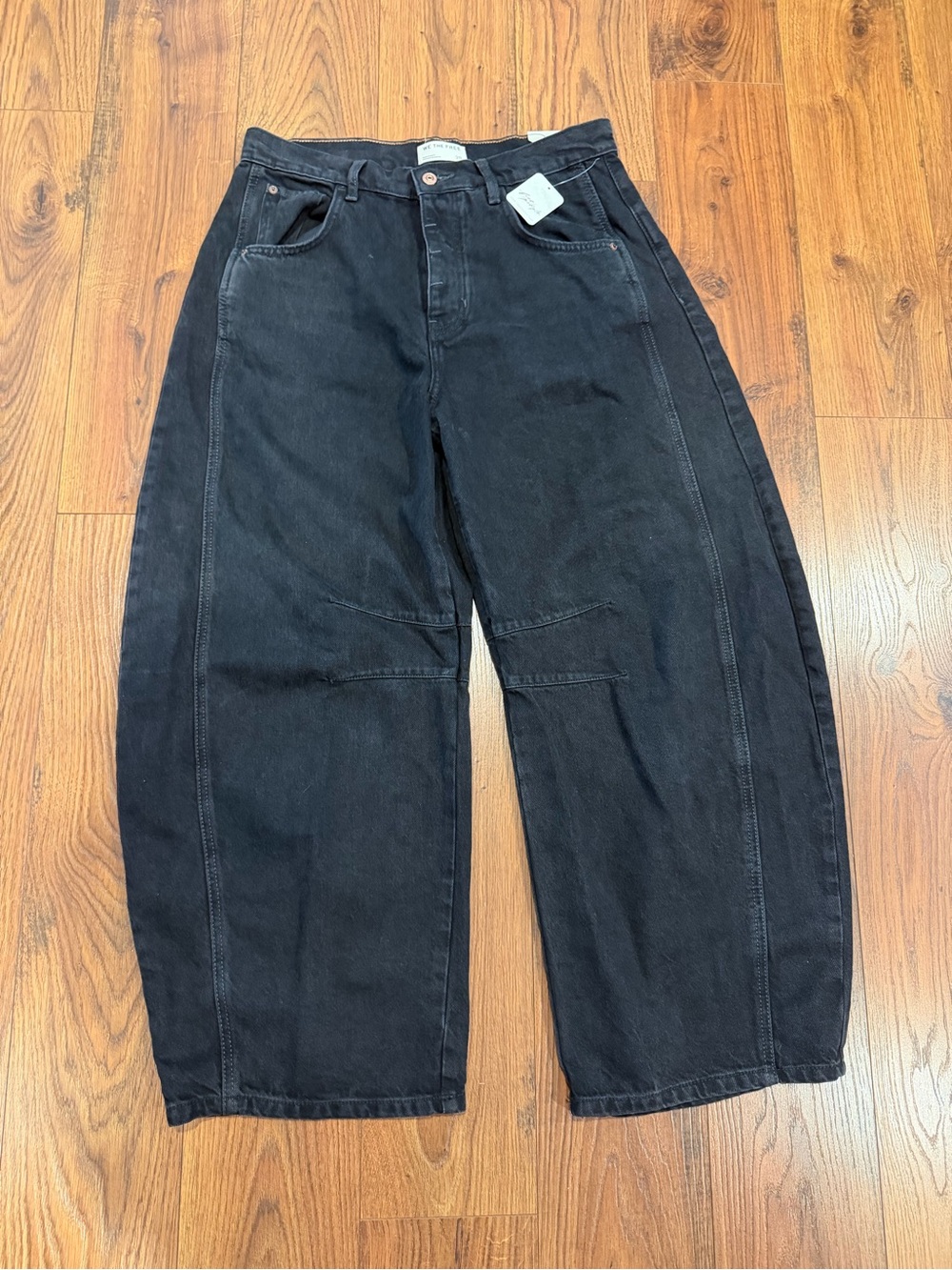 We the Free Mid Rise Barrel Jeans Size 28 NWT - Picture 4 of 6